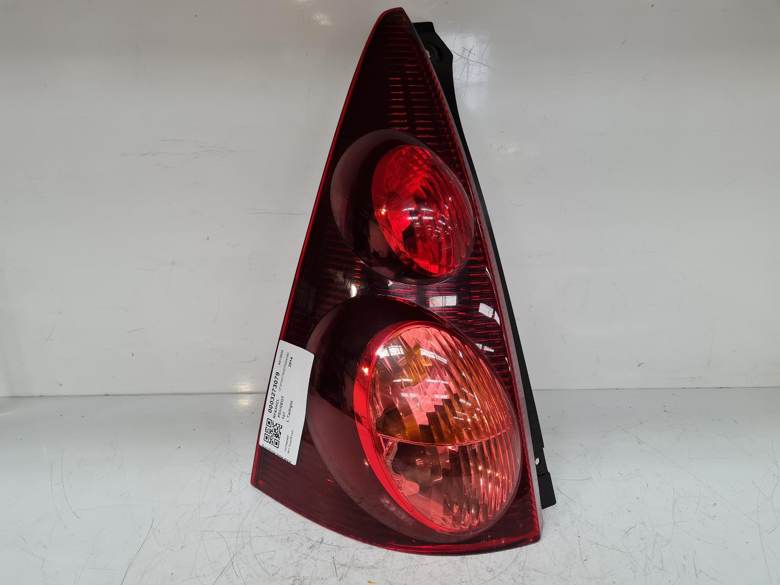 View Auto part L Taillight Peugeot 107 2014