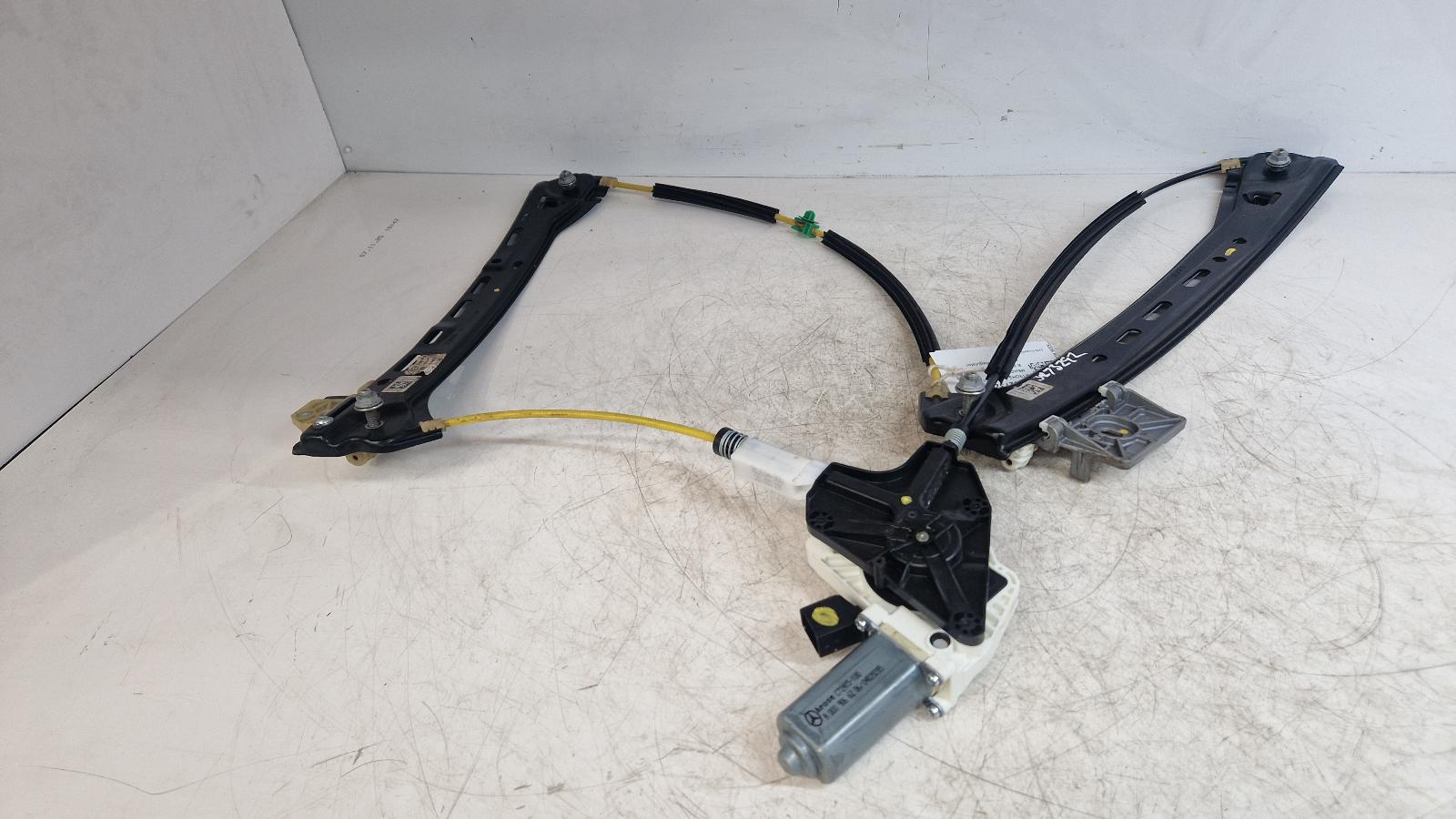 View Auto part RF Window Regulator Mercedes E Class 2019