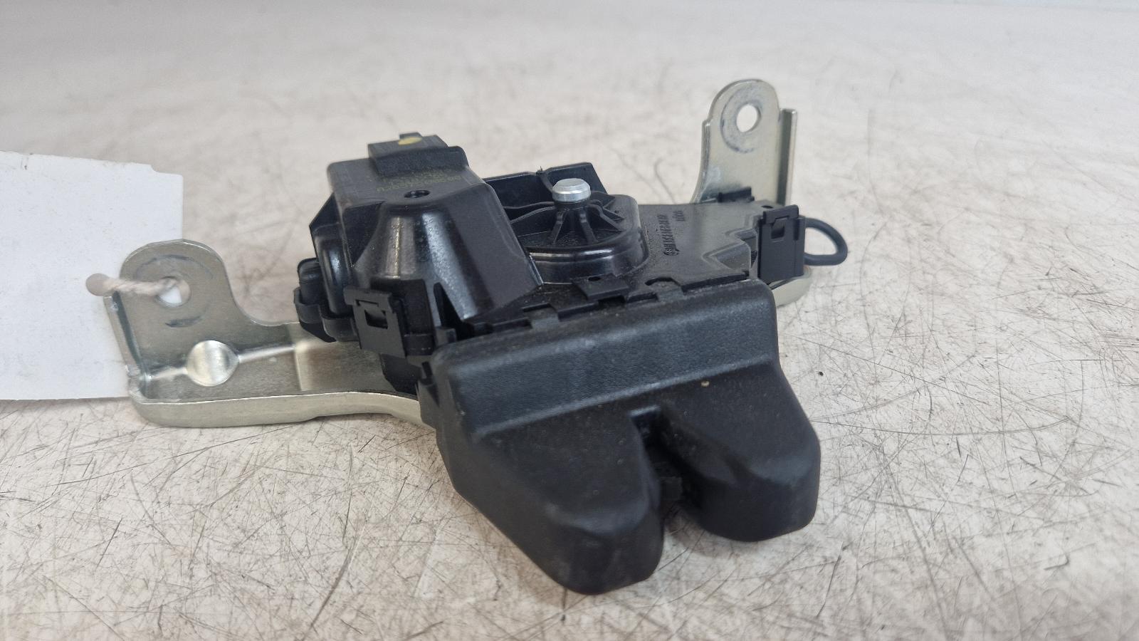 View Auto part Bootlid/Tailgate Lock Mercedes E Class 2019