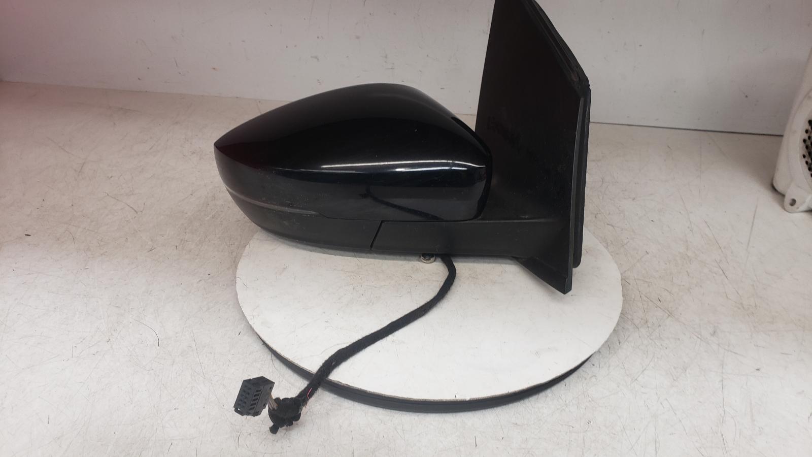 View Auto part R Door Mirror Volkswagen Polo 2010