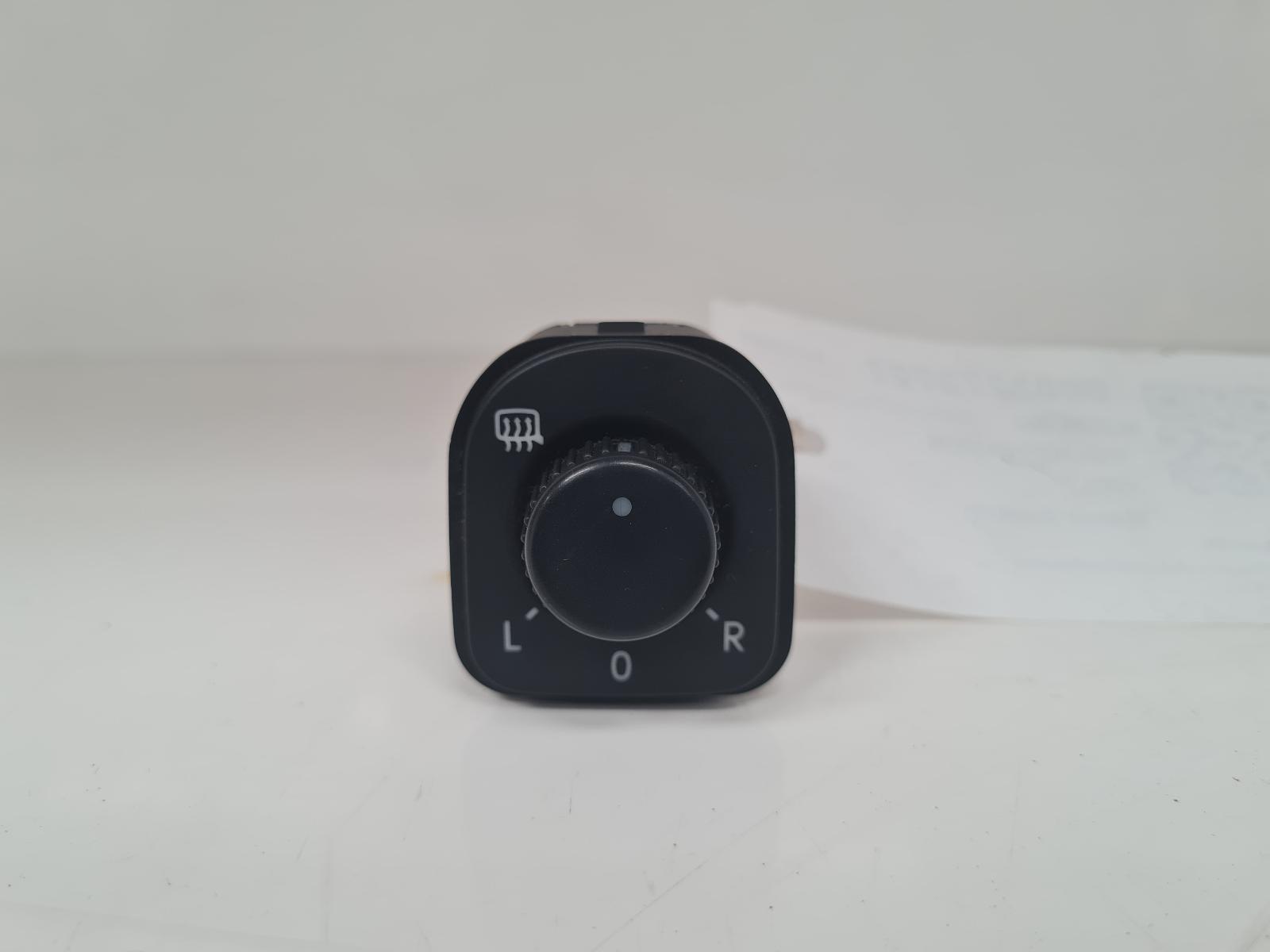 View Auto part Mirror Switch Volkswagen Golf 2009