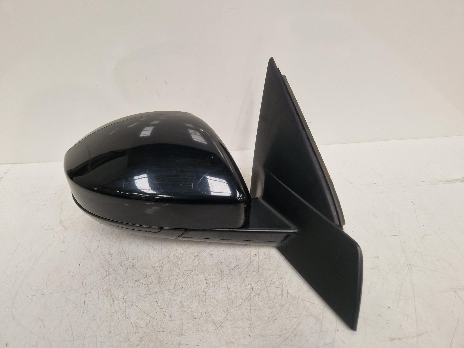 View Auto part R Door Mirror Land Rover Discovery Sport 2015