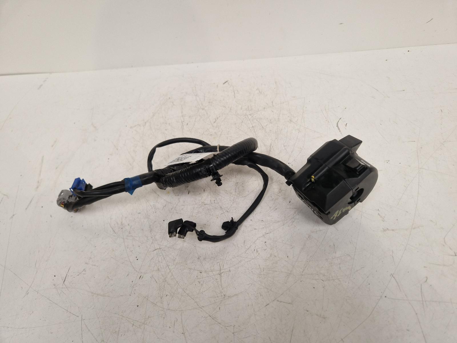View Auto part LH Switch Gear Yamaha Tracer 9 Gt 2024