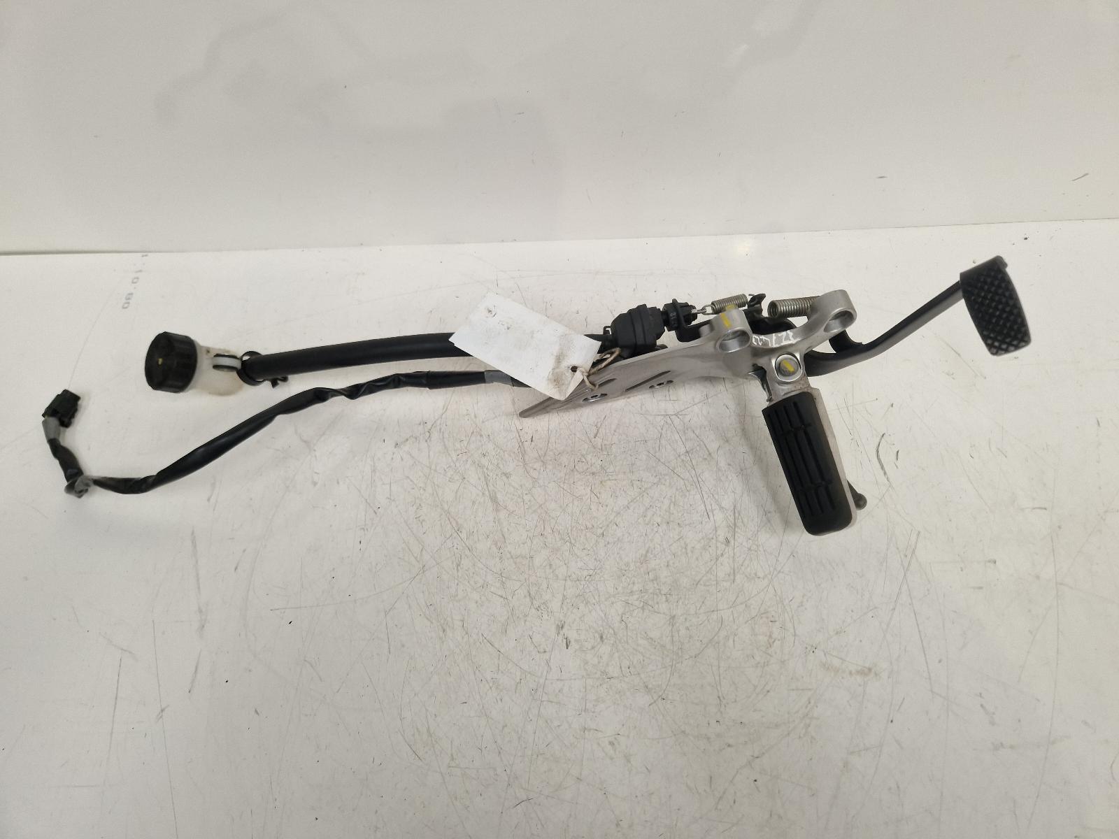 View Auto part Right Footrest Yamaha Tracer 9 Gt 2024