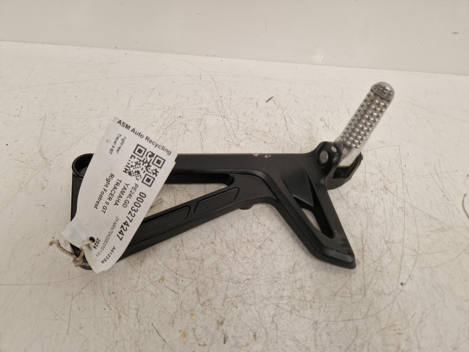 View Auto part Right Footrest Yamaha Tracer 9 Gt 2024