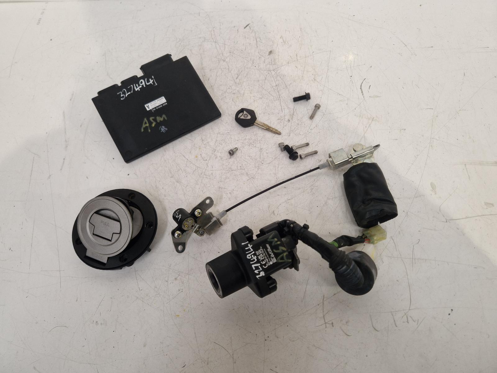 View Auto part Comp.Lock Set + Keys Yamaha Tracer 9 Gt 2024