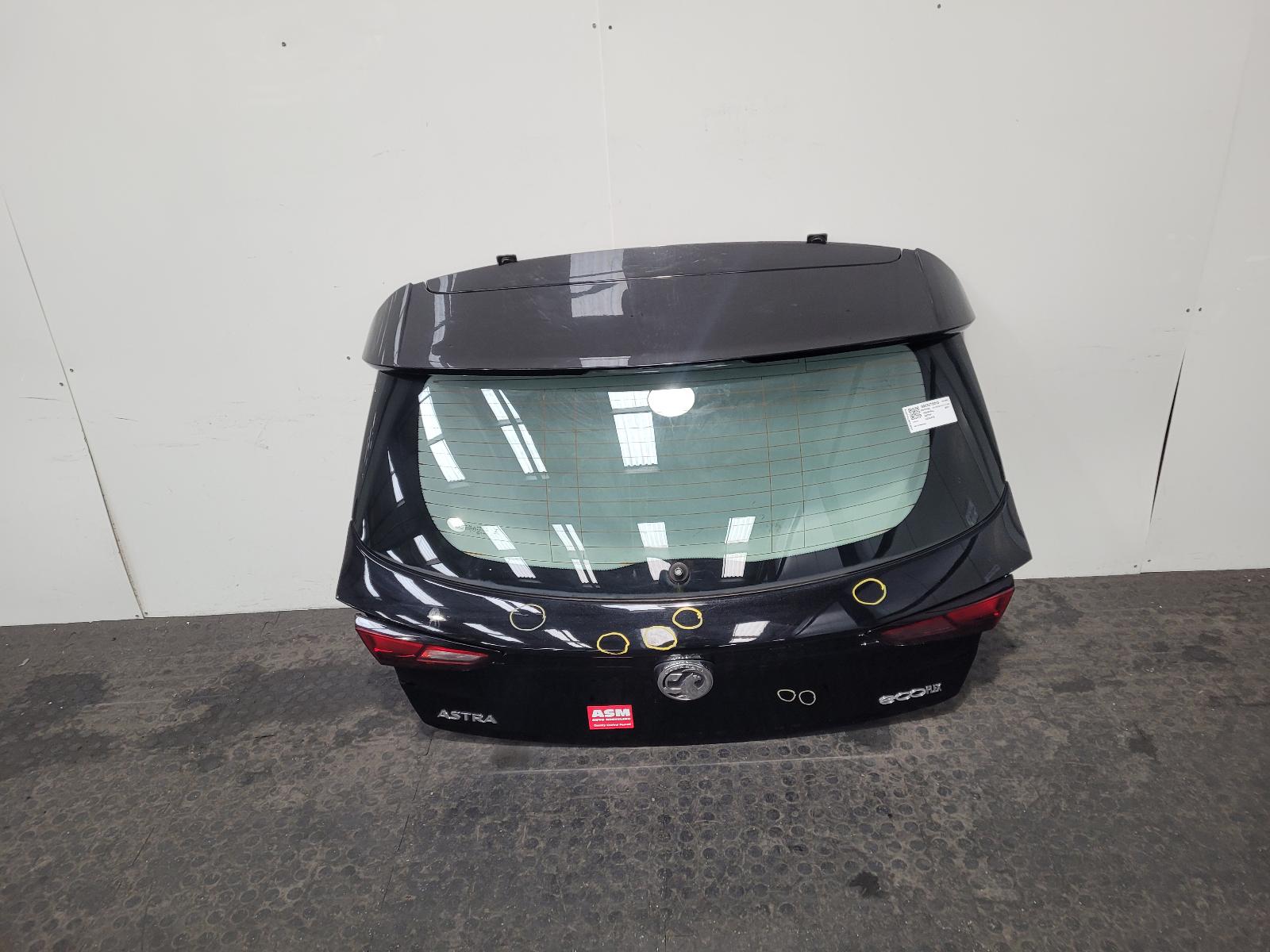 View Auto part Bootlid/Tailgate Vauxhall Astra 2017