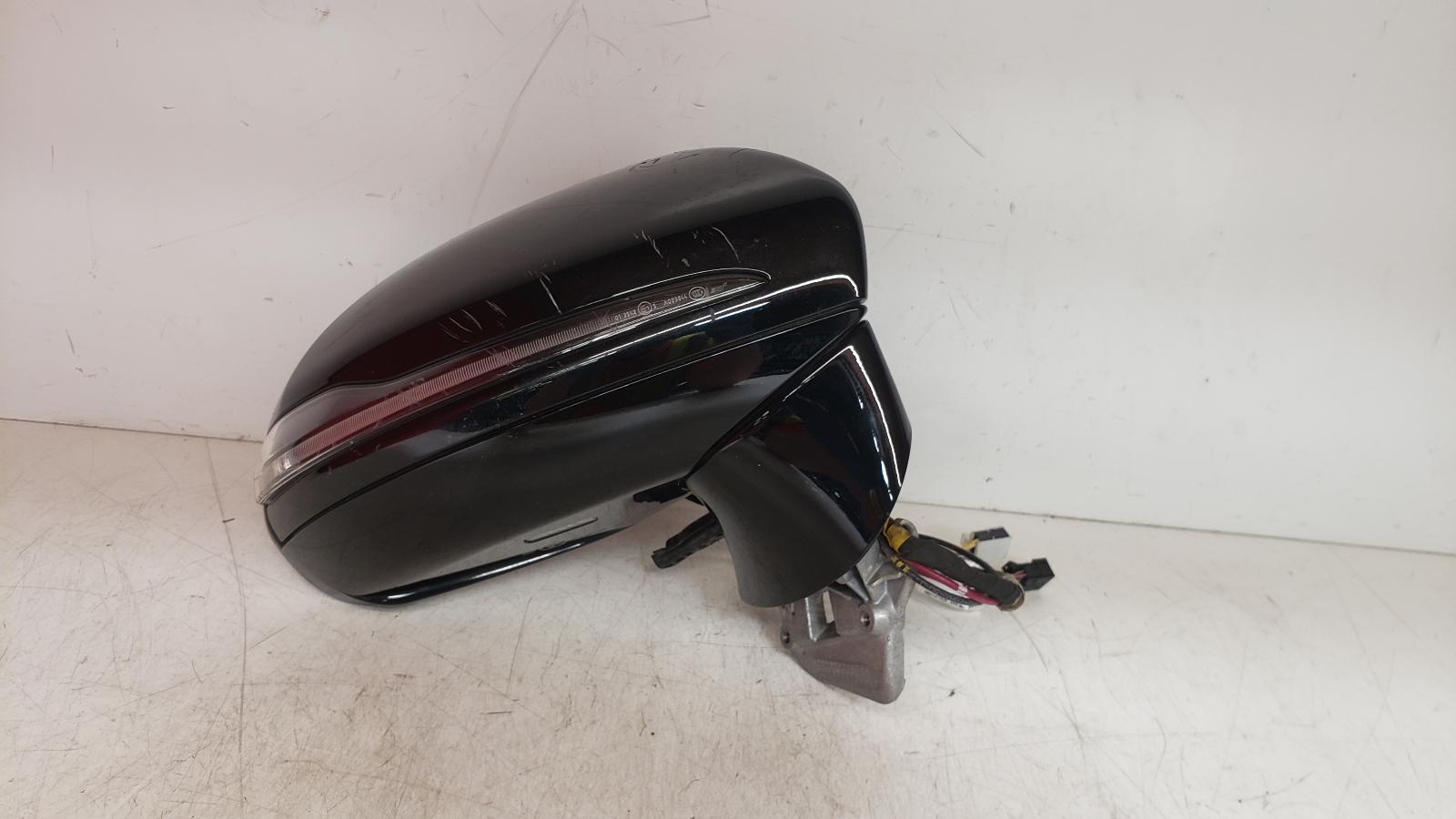 View Auto part R Door Mirror Mercedes E Class 2019