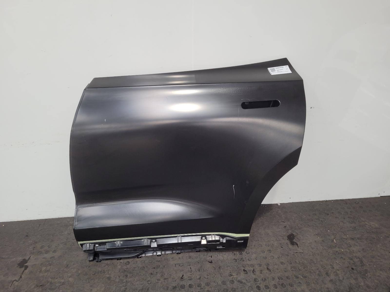 View Auto part L Rear Door Aston Martin Dbx 2023