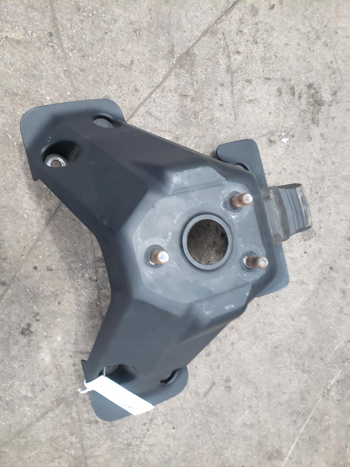 View Auto part Spare Tyre/Carrier Land Rover Defender 2023
