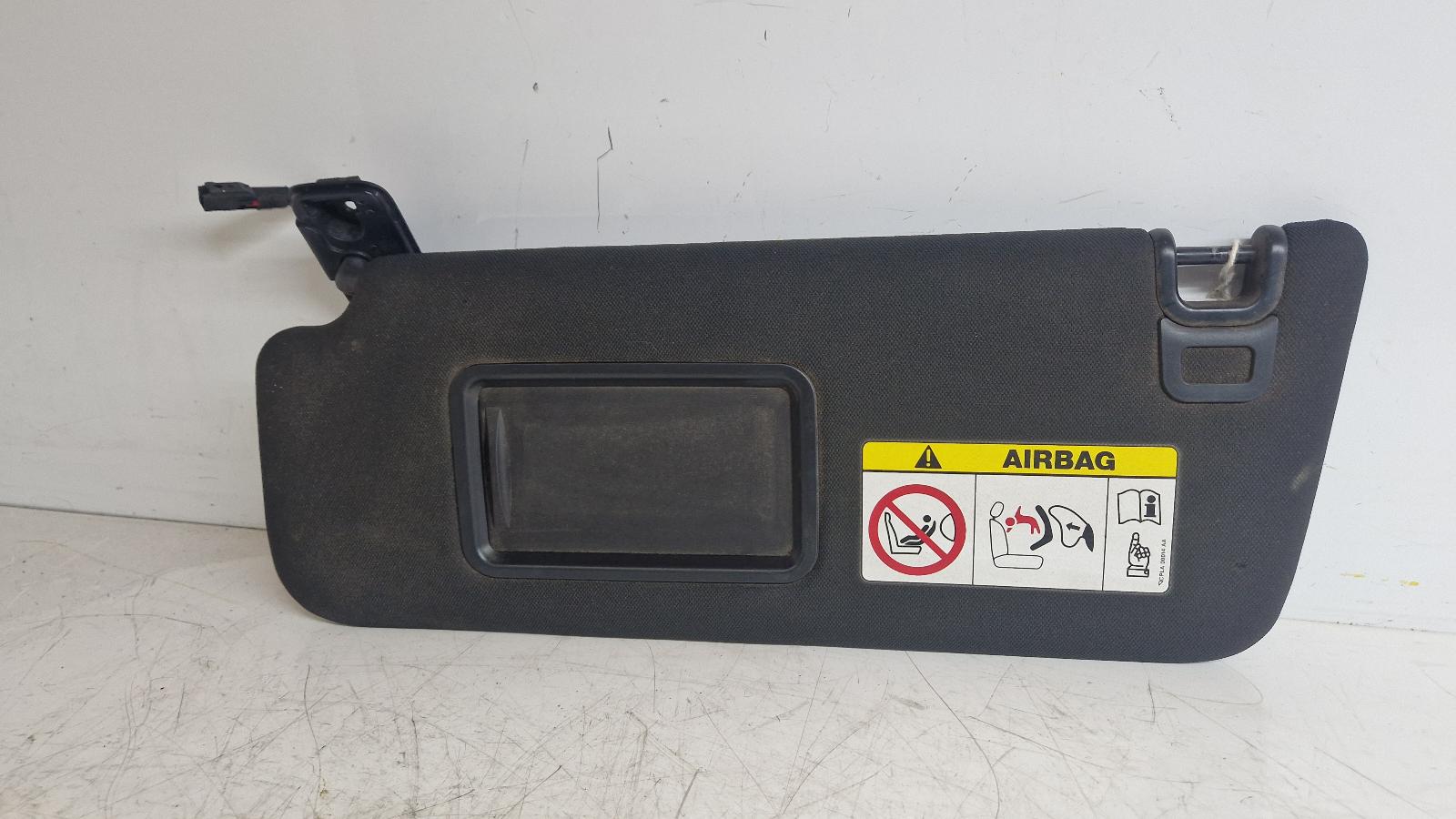 View Auto part Sun visor Land Rover Discovery 2022