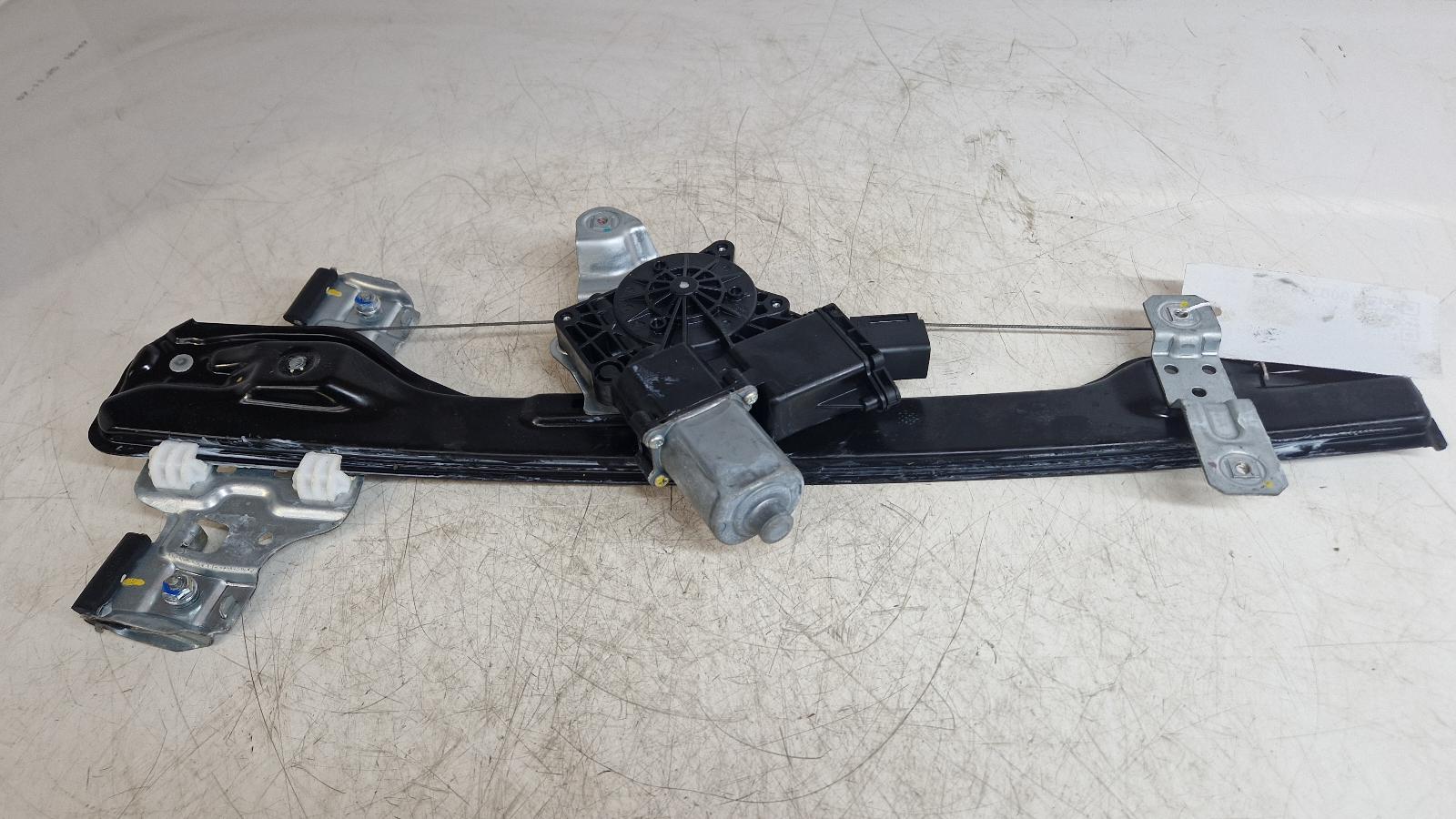 View Auto part LF Window Regulator Vauxhall Mokka 2015