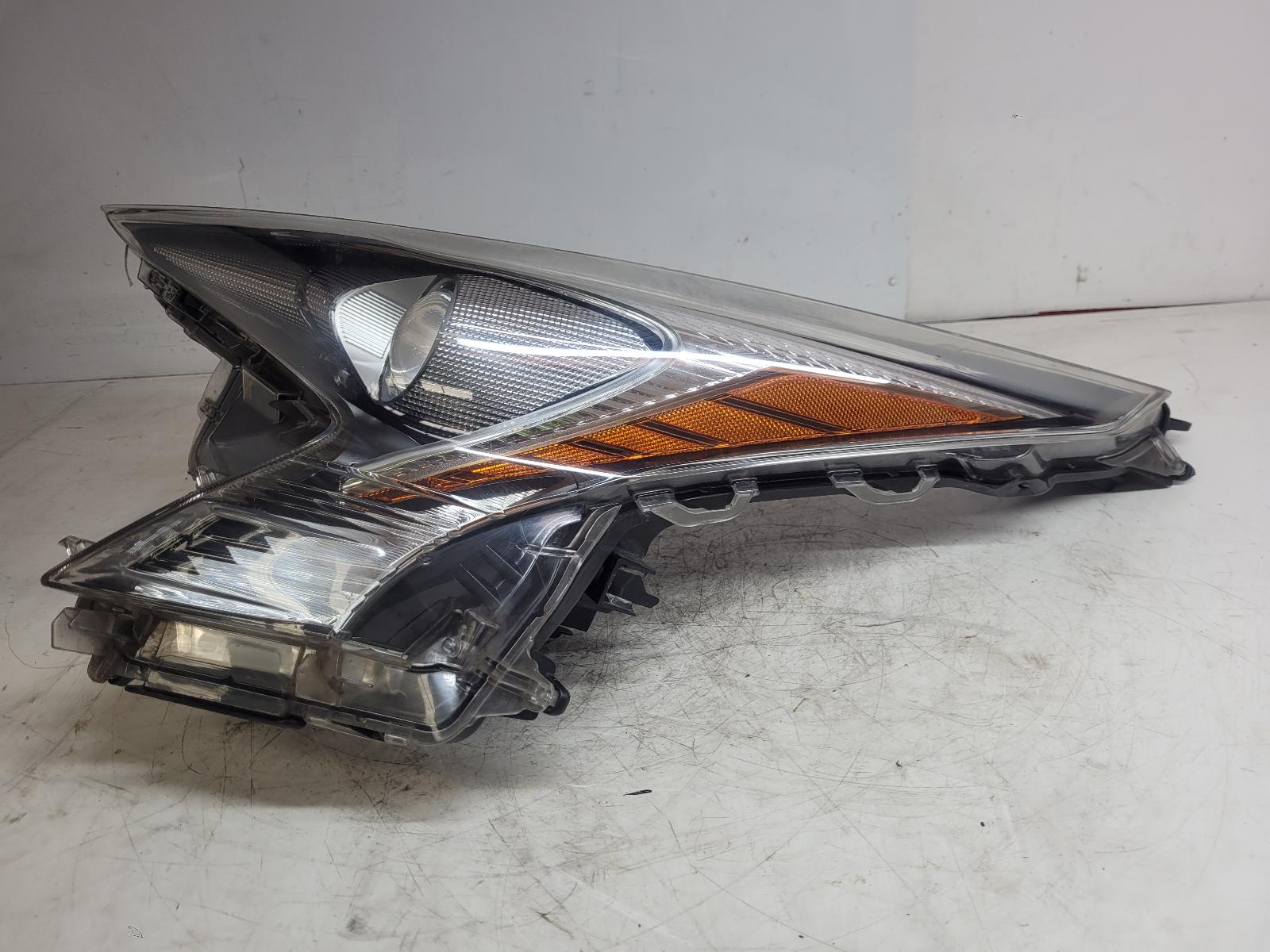 View Auto part L Headlamp Toyota Prius 2016