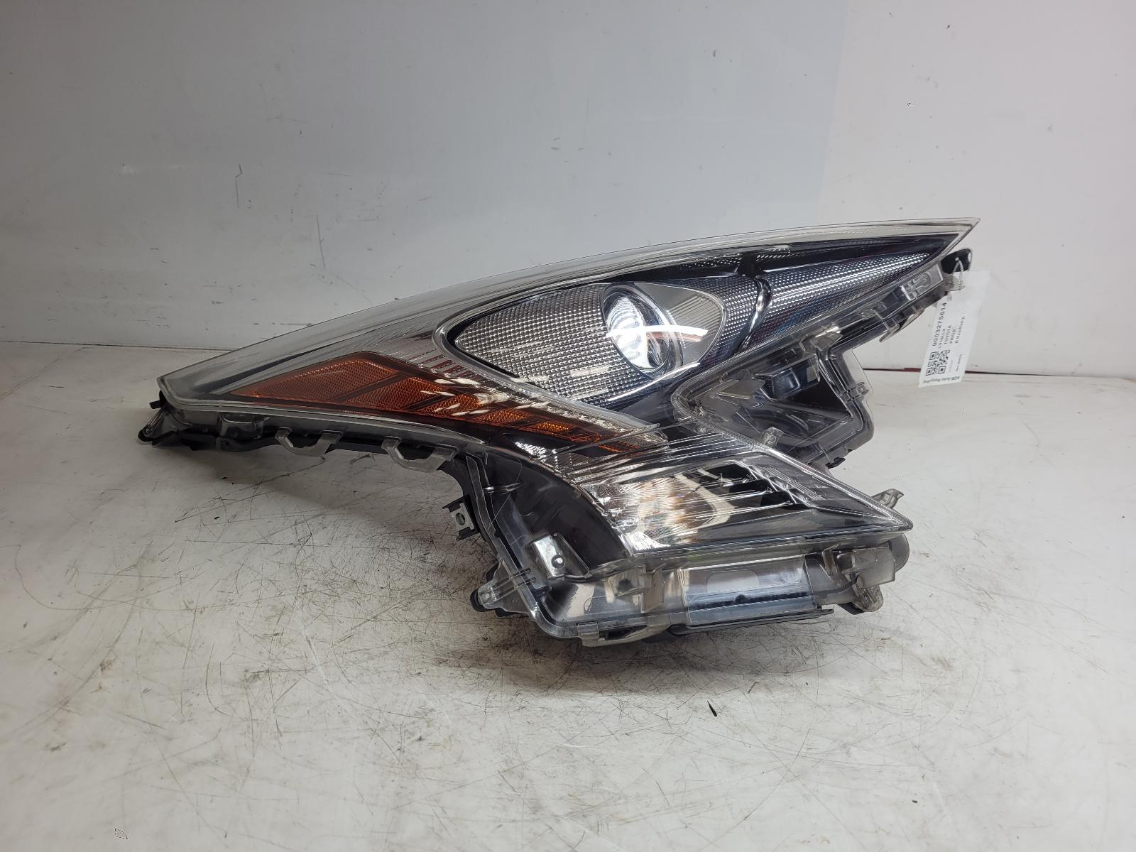 View Auto part R Headlamp Toyota Prius 2016