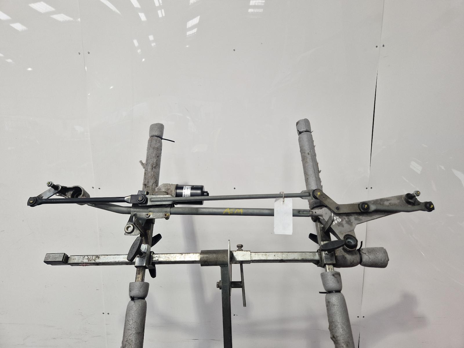 View Auto part Wiper Motor Front Mercedes B Class 2011