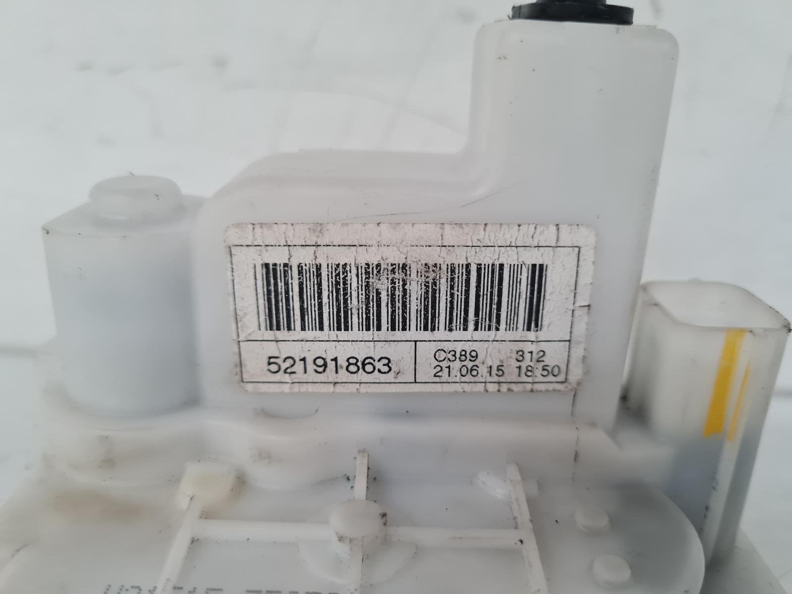 View Auto part Door Lock Assembly Fiat 500 2009