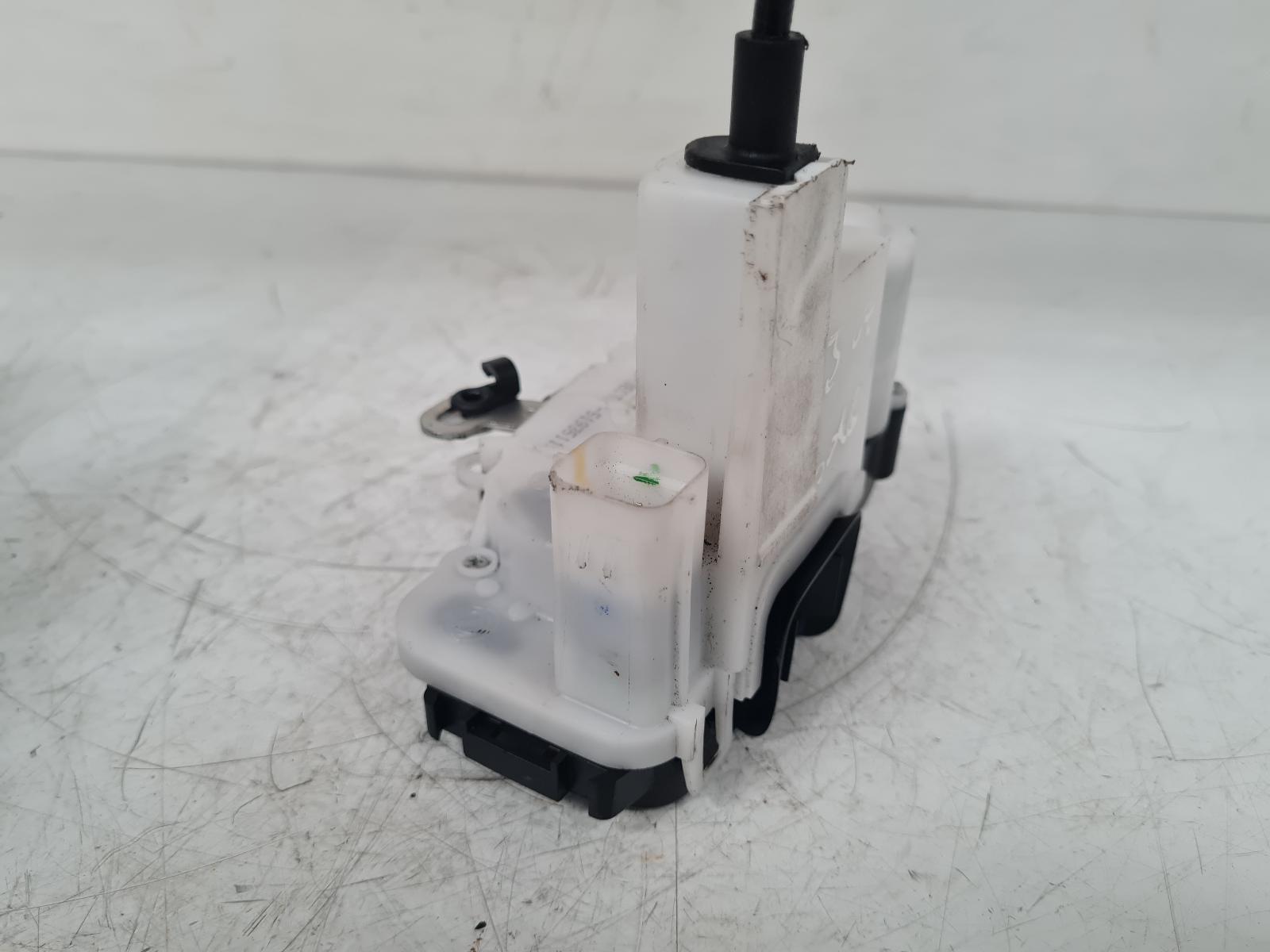 View Auto part Door Lock Assembly Fiat 500 2009