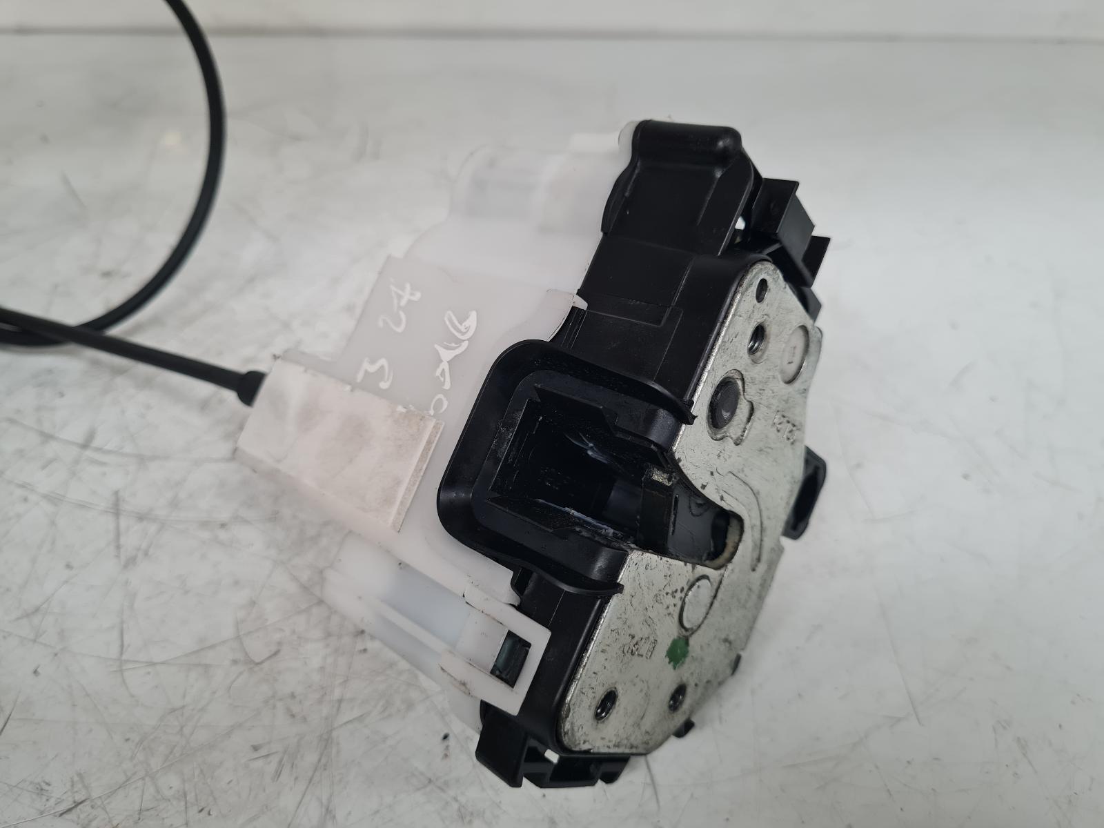 View Auto part Door Lock Assembly Fiat 500 2009