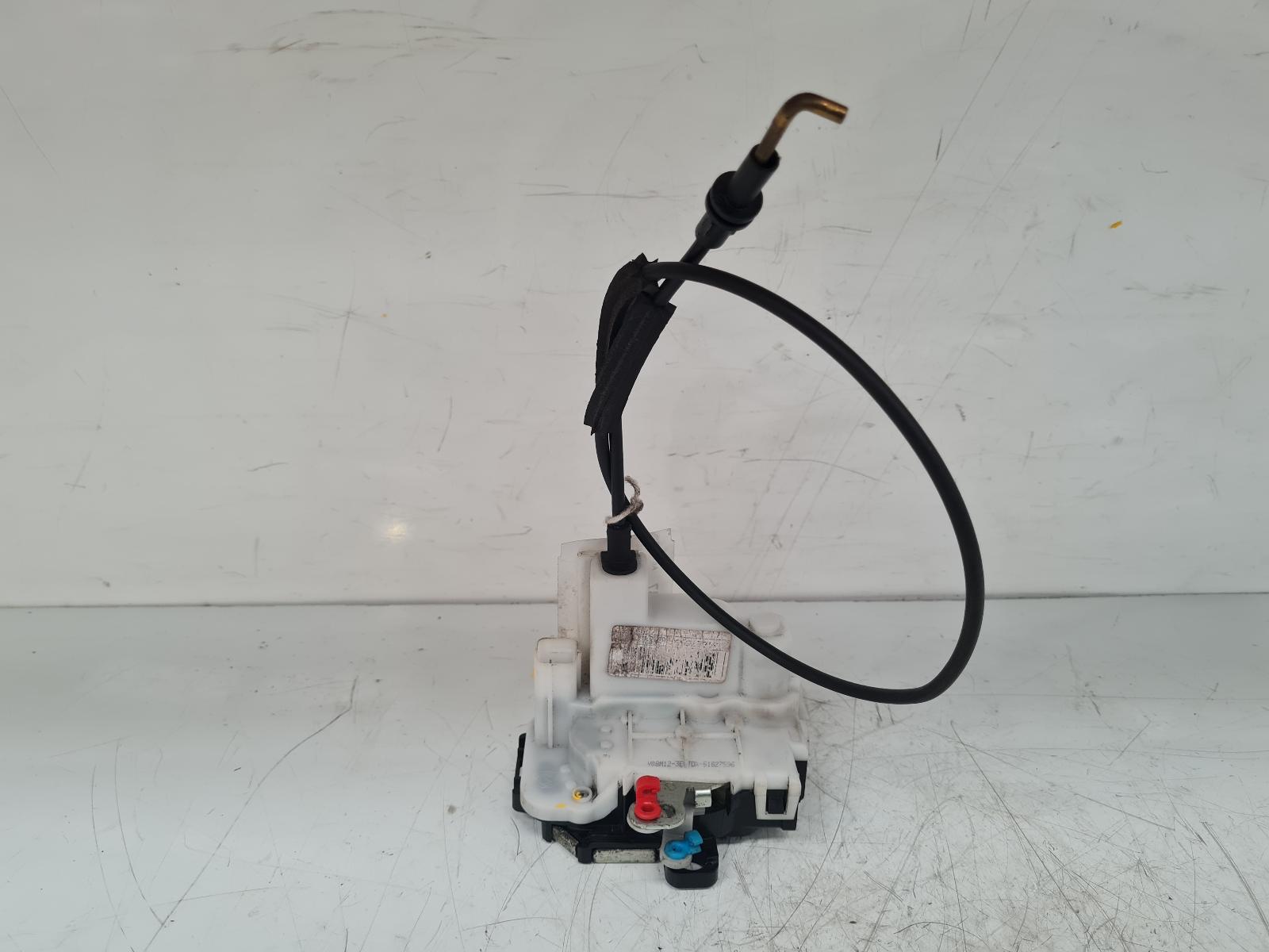 View Auto part Door Lock Assembly Fiat 500 2009