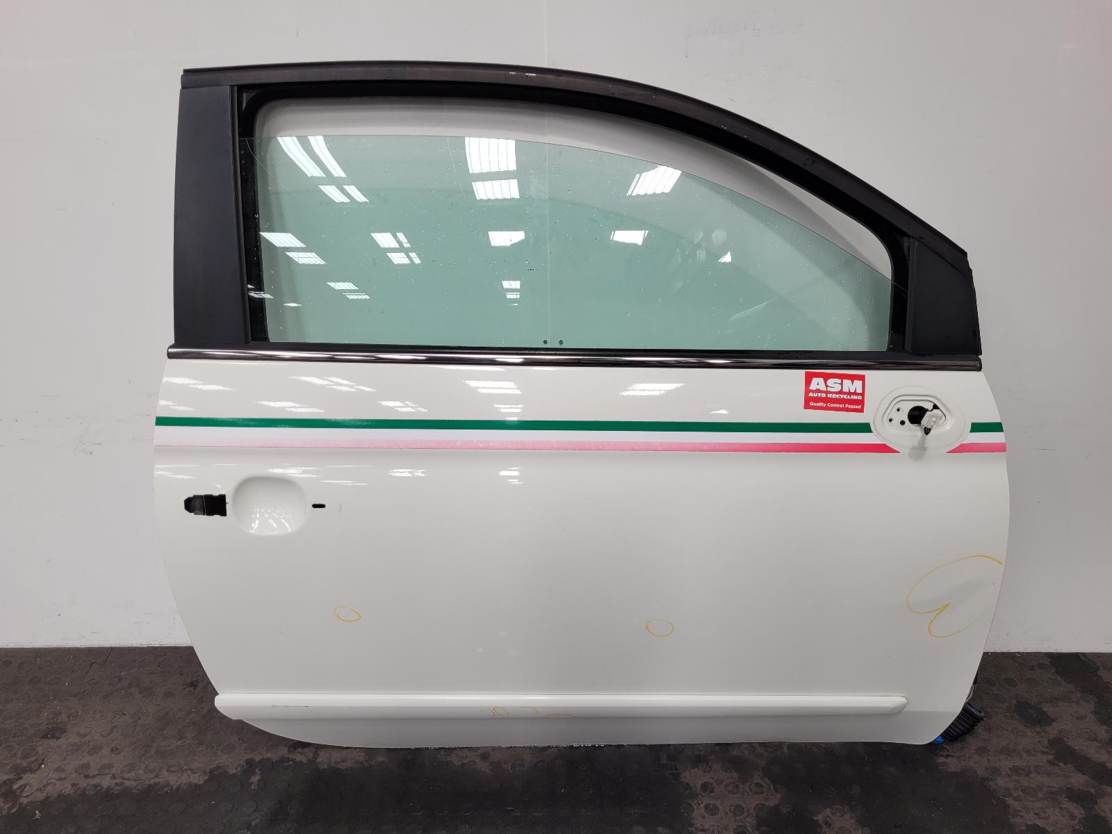 View Auto part R Front Door Fiat 500 2010