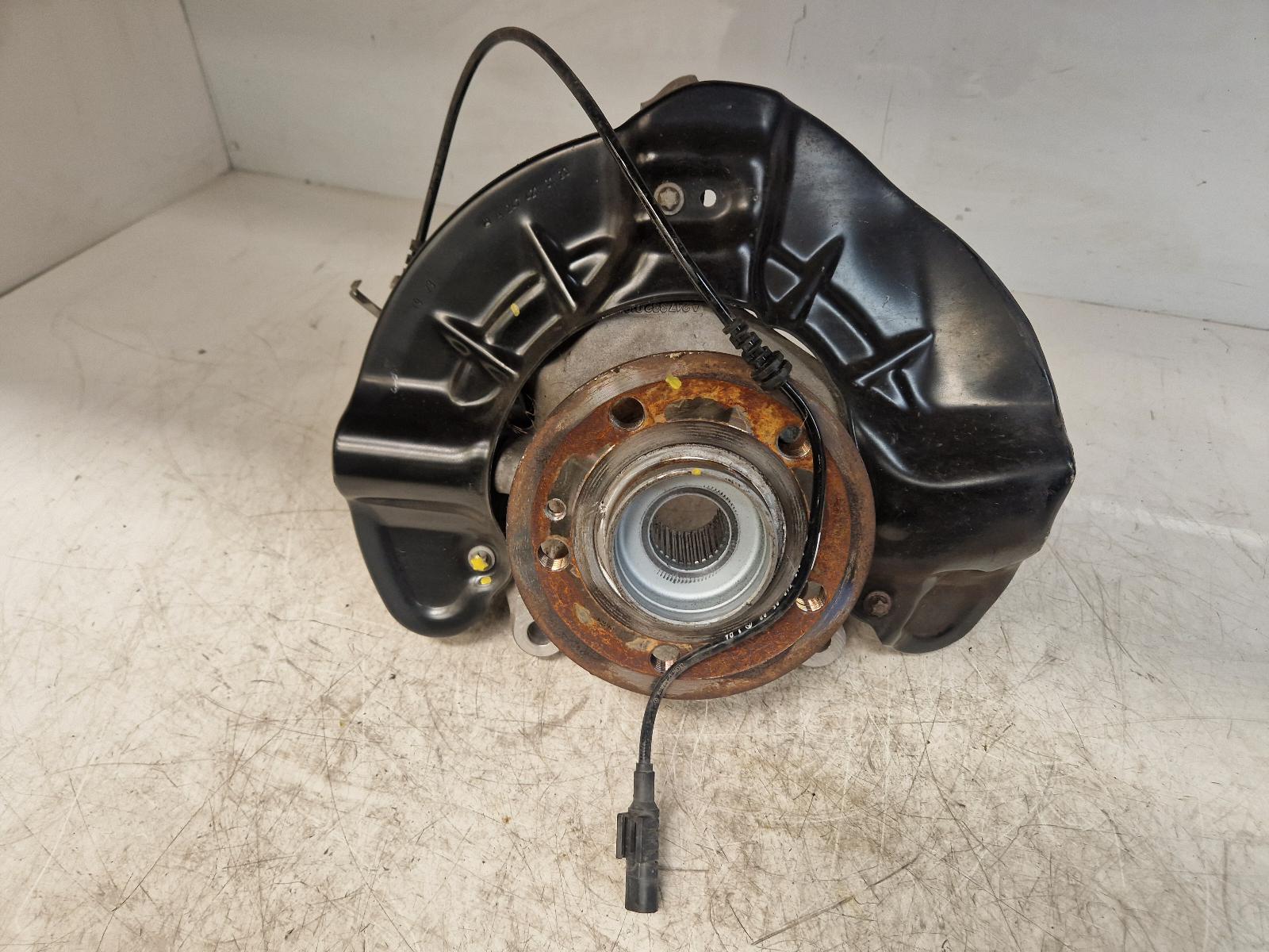 View Auto part LF Hub/Stub Axle Assembly Mercedes Eqb 2024