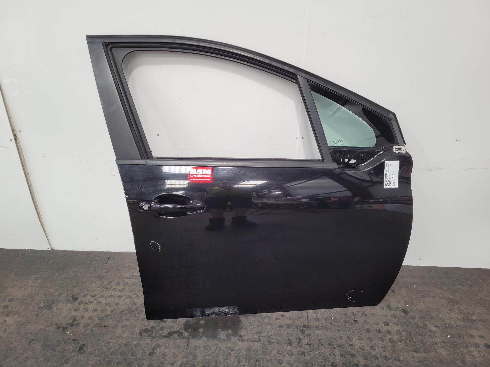 View Auto part R Front Door Peugeot 208 2013