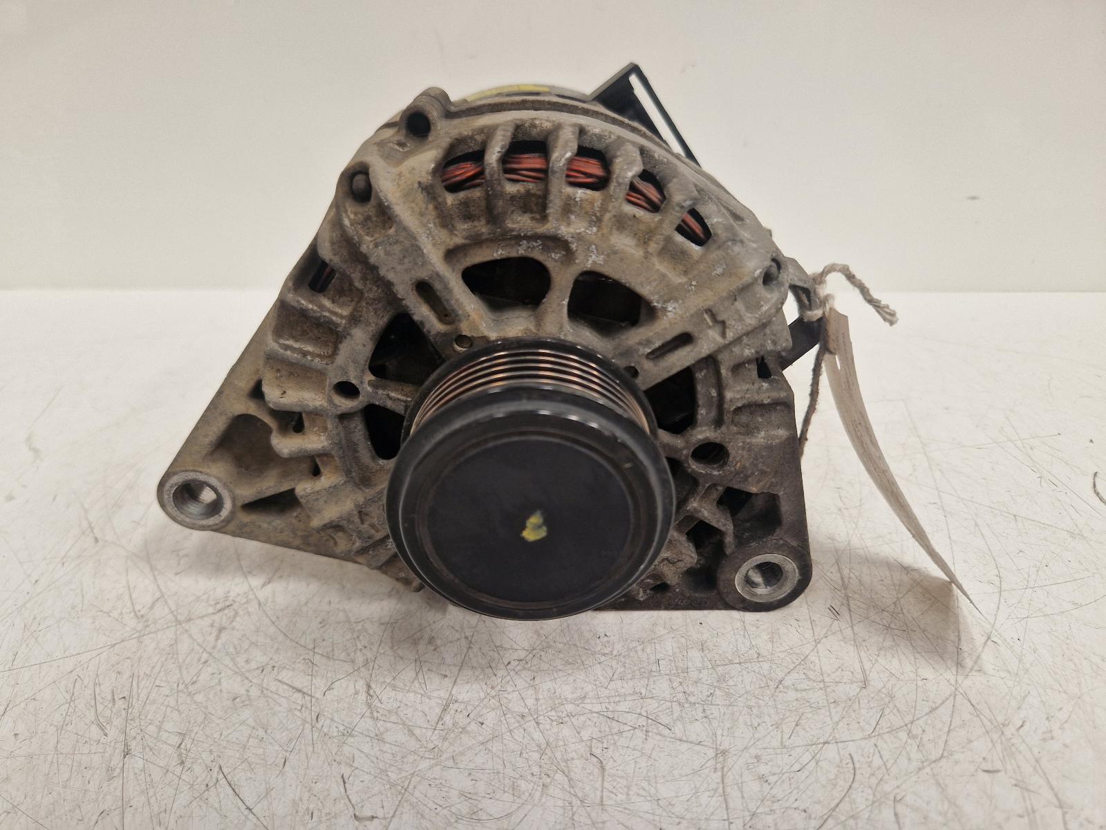 View Auto part Alternator Kia Sportage 2011