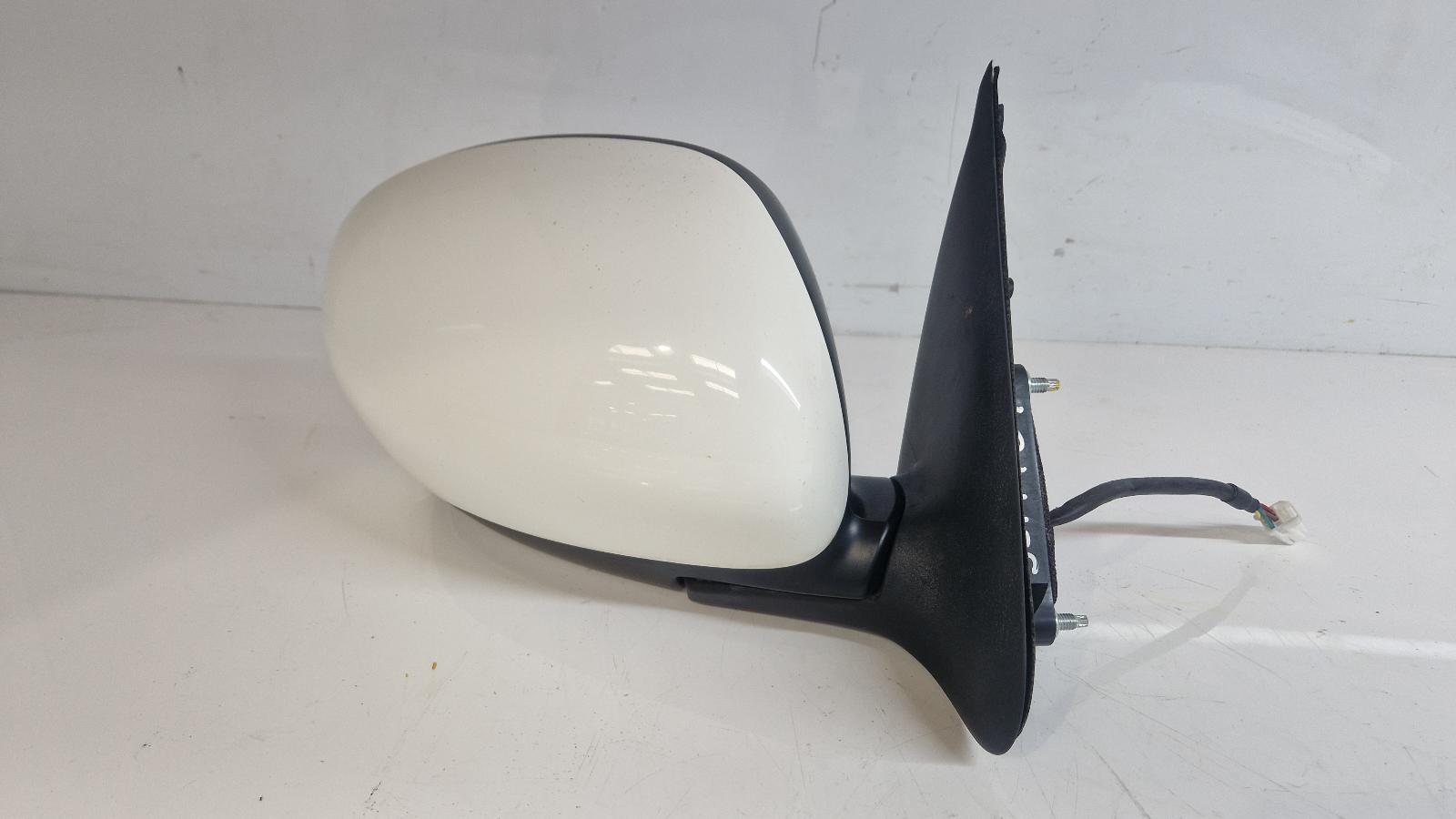 View Auto part R Door Mirror Nissan Juke 2013