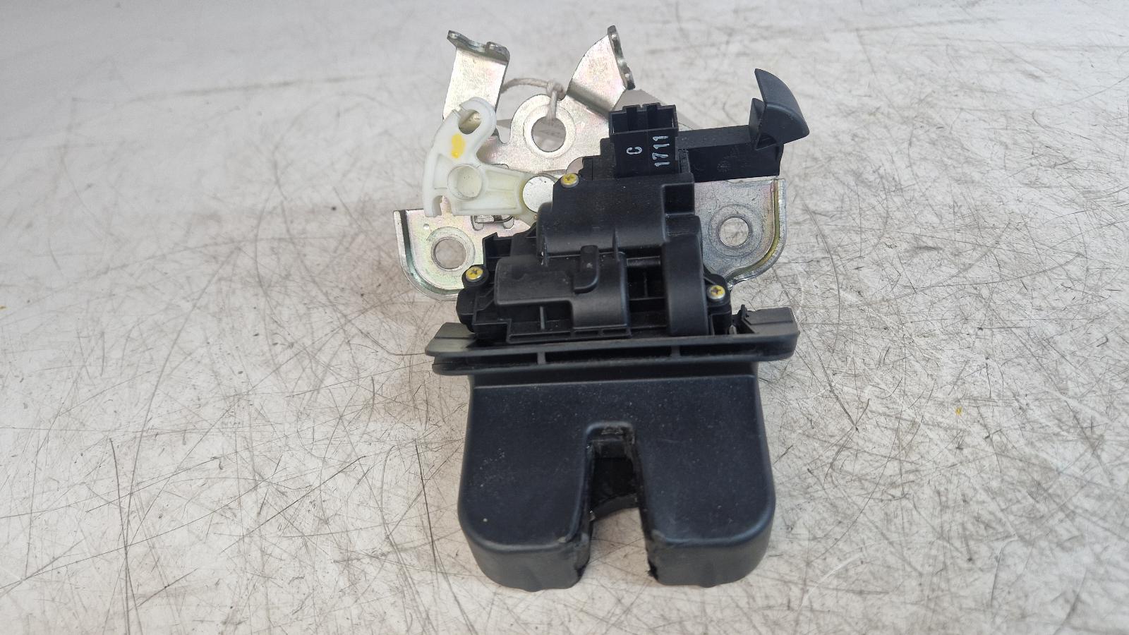 View Auto part Bootlid/Tailgate Lock Seat Ibiza 2011