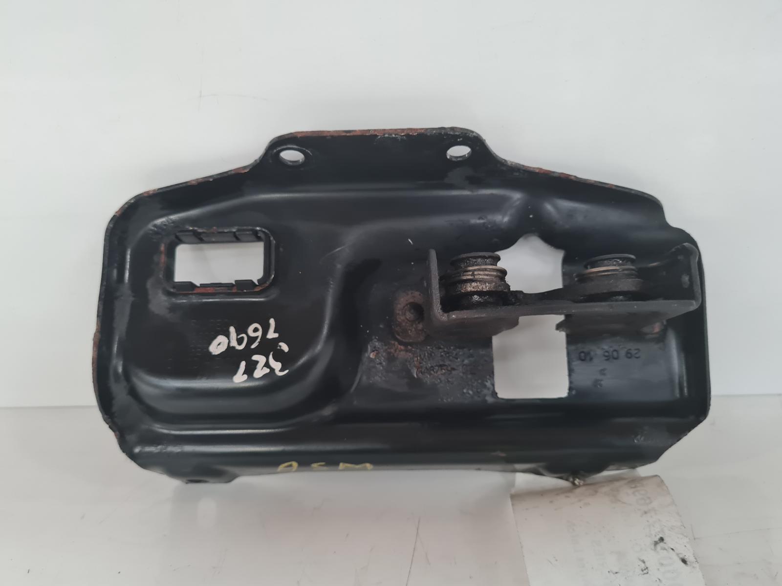 View Auto part Bonnet Latch Bmw 1 Series 2010