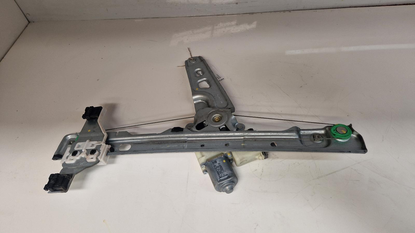 View Auto part LF Window Regulator Peugeot 3008 2011