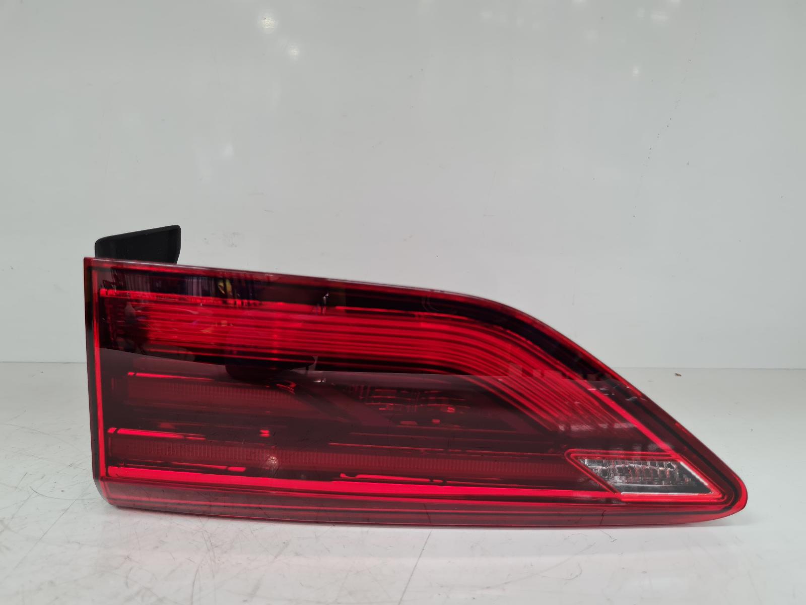 View Auto part R Taillight Volkswagen Golf 2022