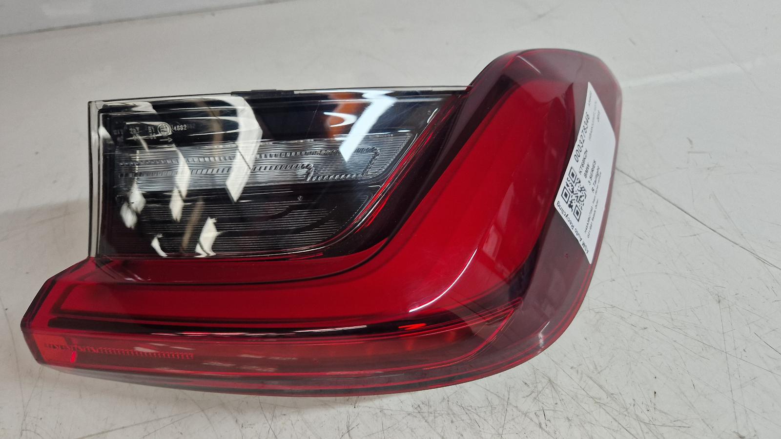 View Auto part R Taillight Bmw 3 Series 2019