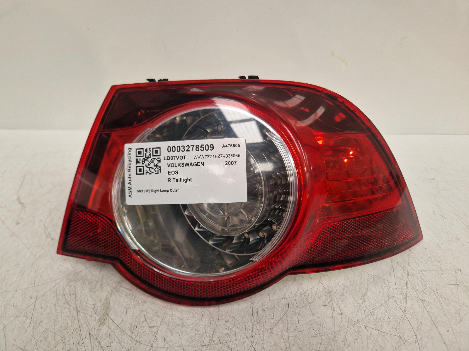 View Auto part R Taillight Volkswagen Eos 2007