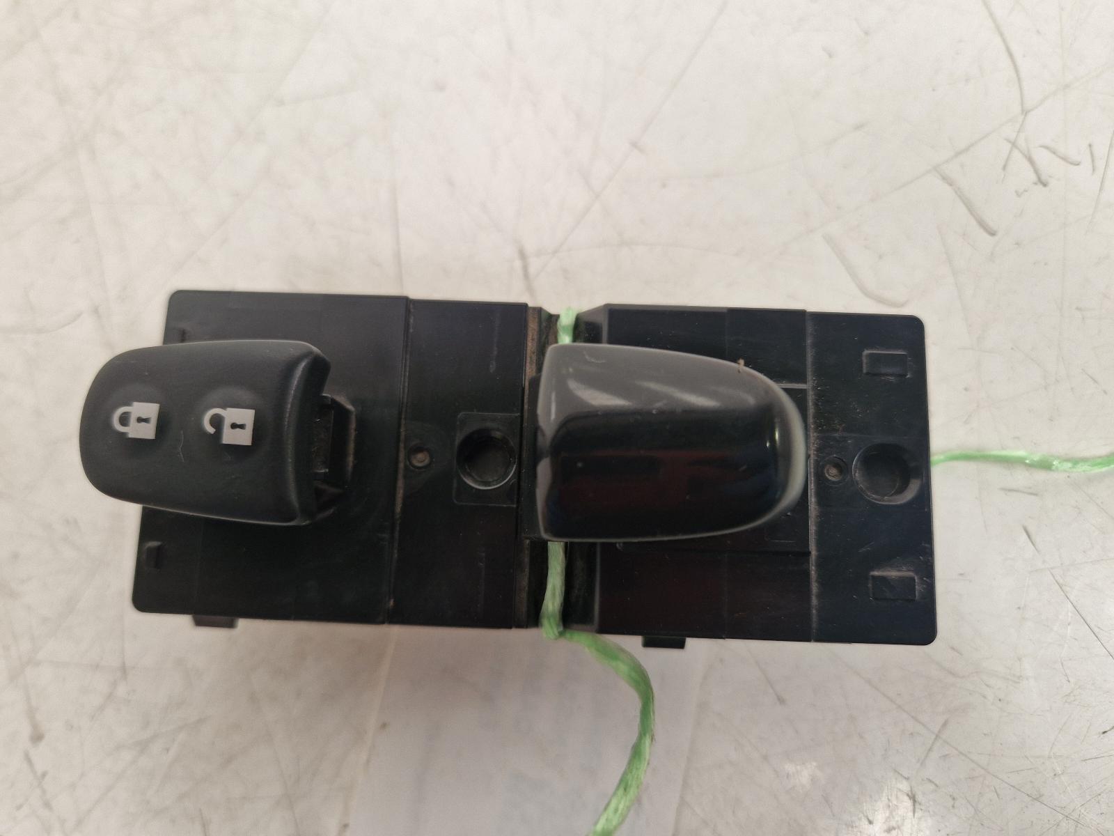 View Auto part Elect. Window Switch Nissan Qashqai 2014