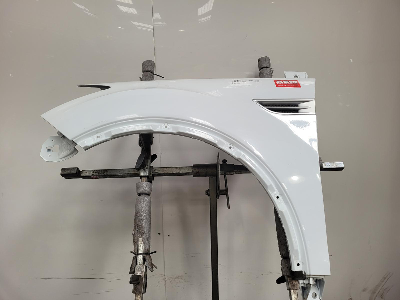 View Auto part L Wing Ford Kuga 2010