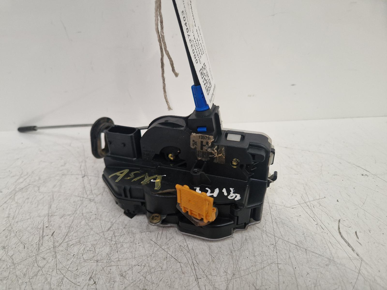 View Auto part Door Lock Assembly Vauxhall Astra 2015