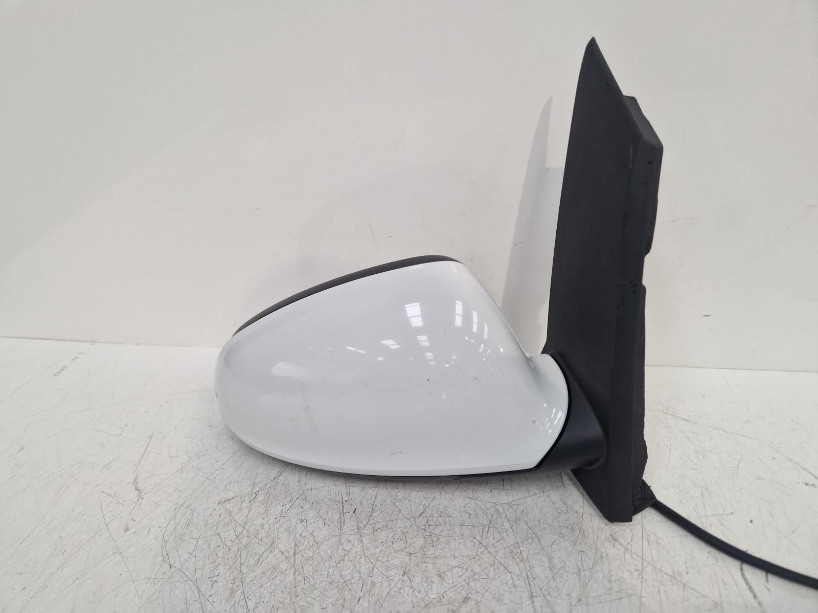 View Auto part R Door Mirror Vauxhall Astra 2015