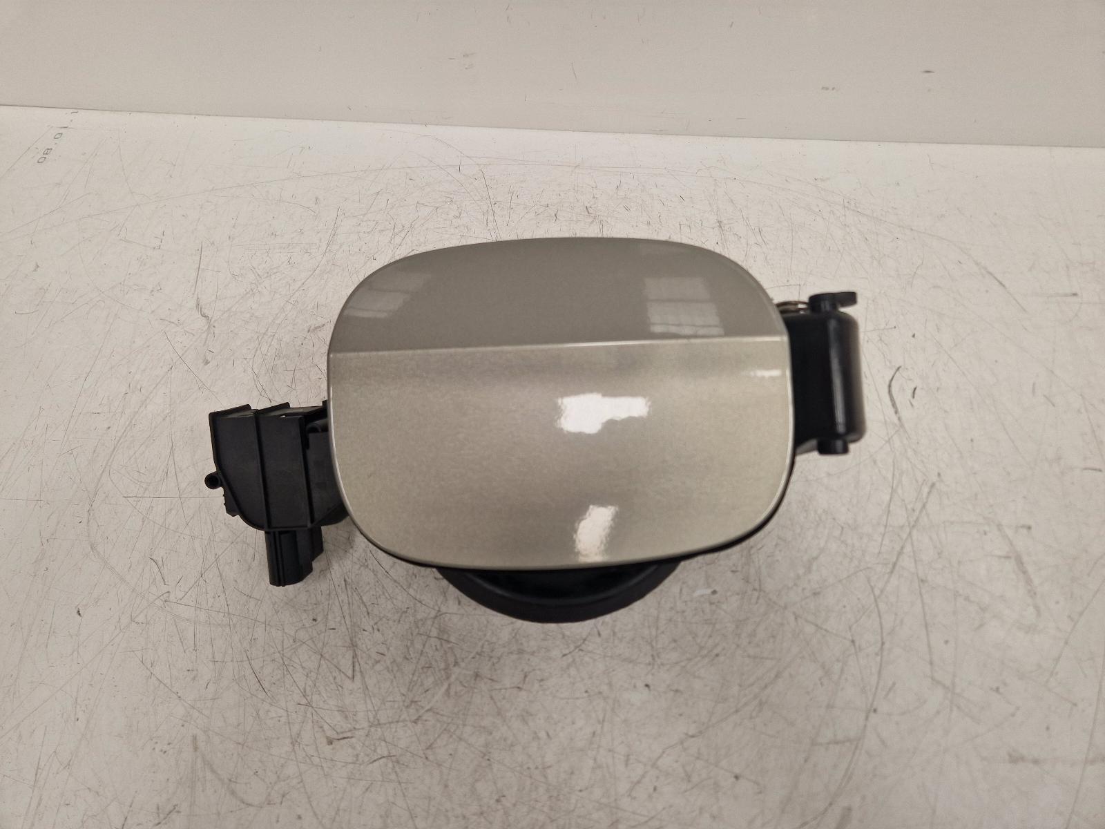 View Auto part Fuel Filler Flap Ford Mondeo 2009