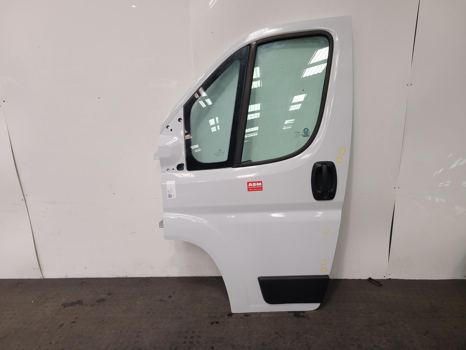 View Auto part L Front Door Citroen Relay/jumper 2023