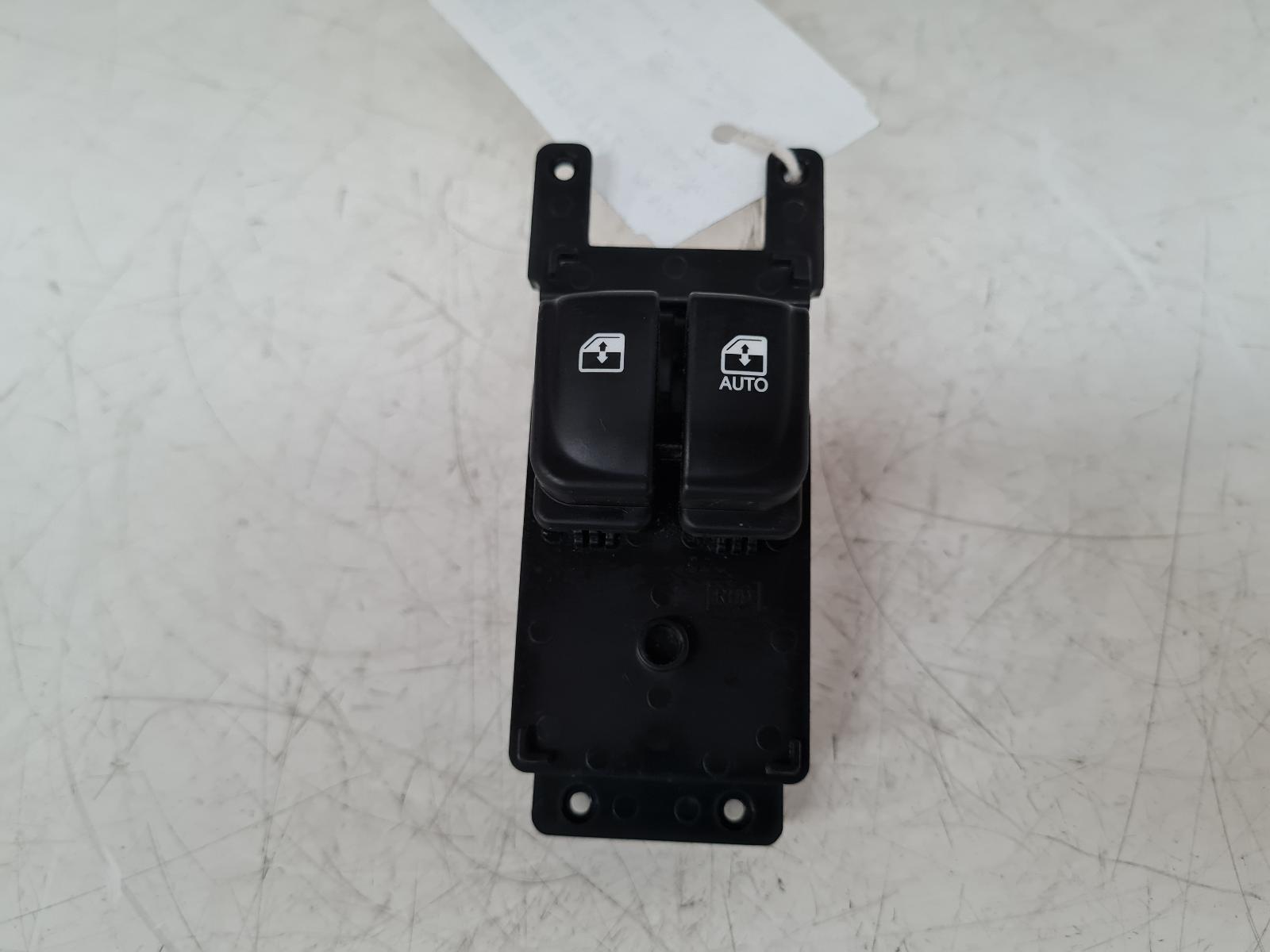 View Auto part Elect. Window Switch Hyundai I20 2013