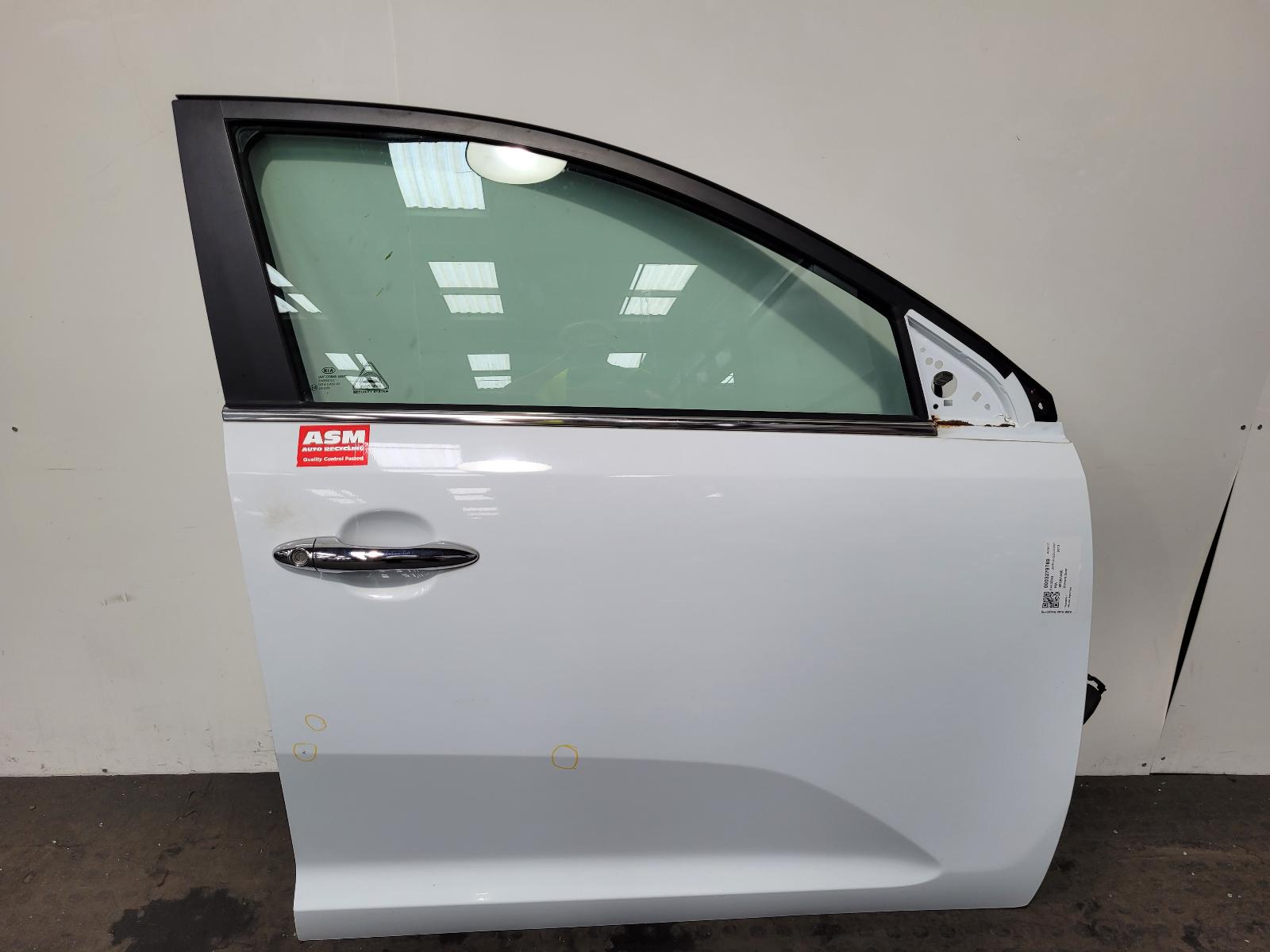 View Auto part R Front Door Kia Sportage 2013