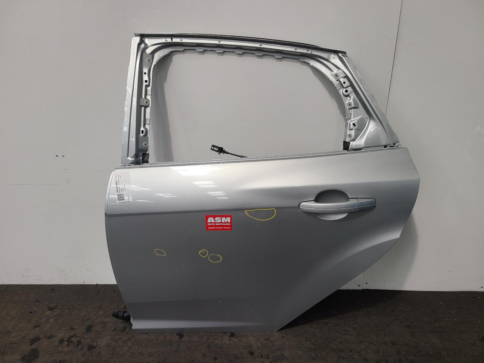 View Auto part L Rear Door Ford Focus 2015