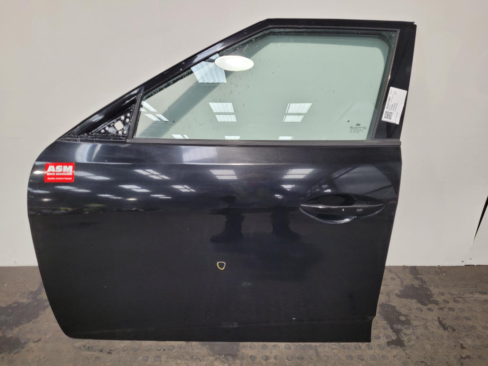 View Auto part L Front Door Hyundai Veloster 2013