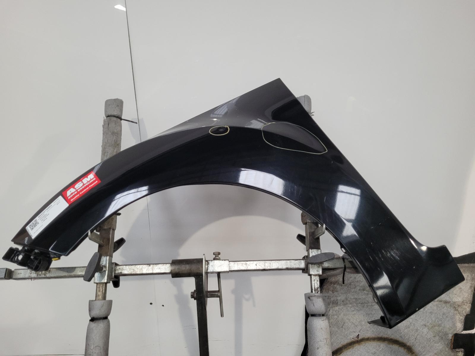 View Auto part L Wing Hyundai Veloster 2013