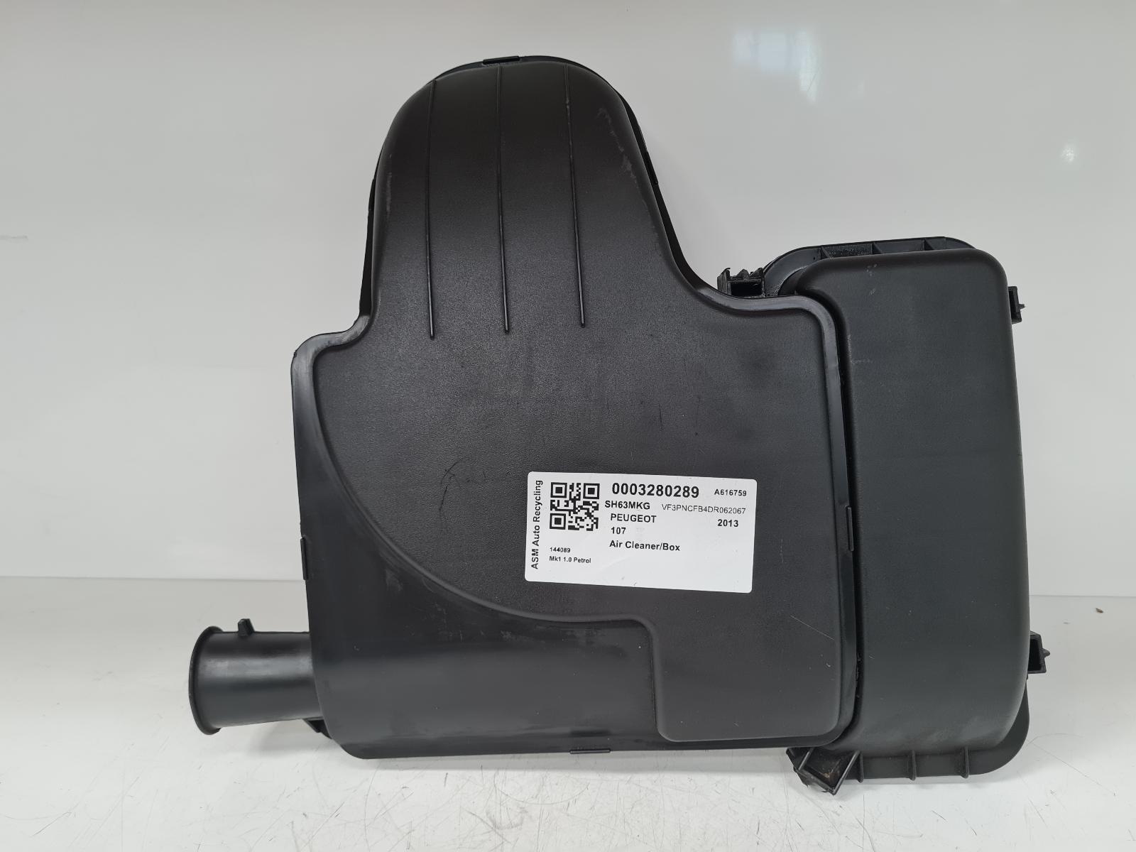 View Auto part Air Cleaner/Box Peugeot 107 2013