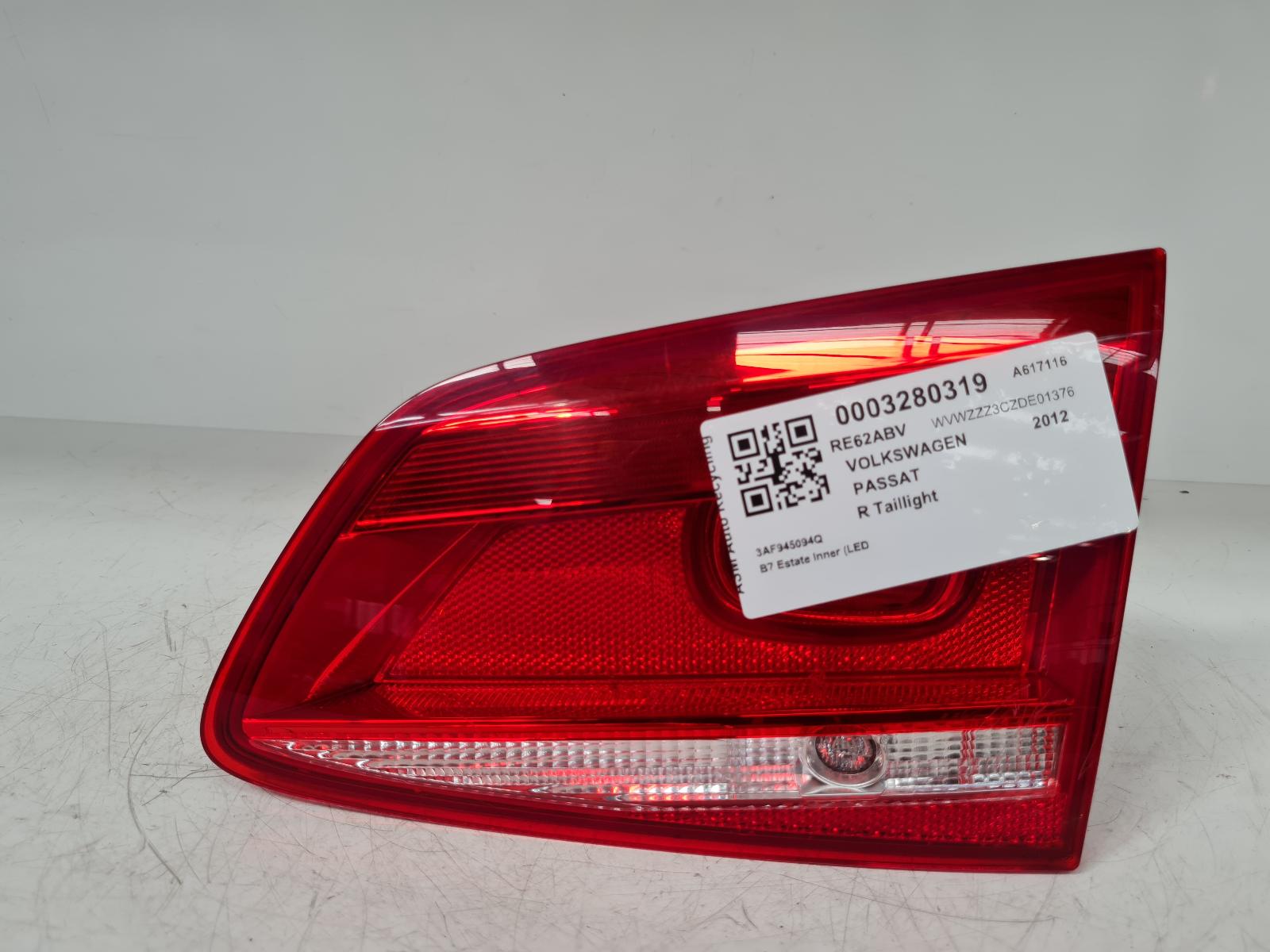 View Auto part R Taillight Volkswagen Passat 2012