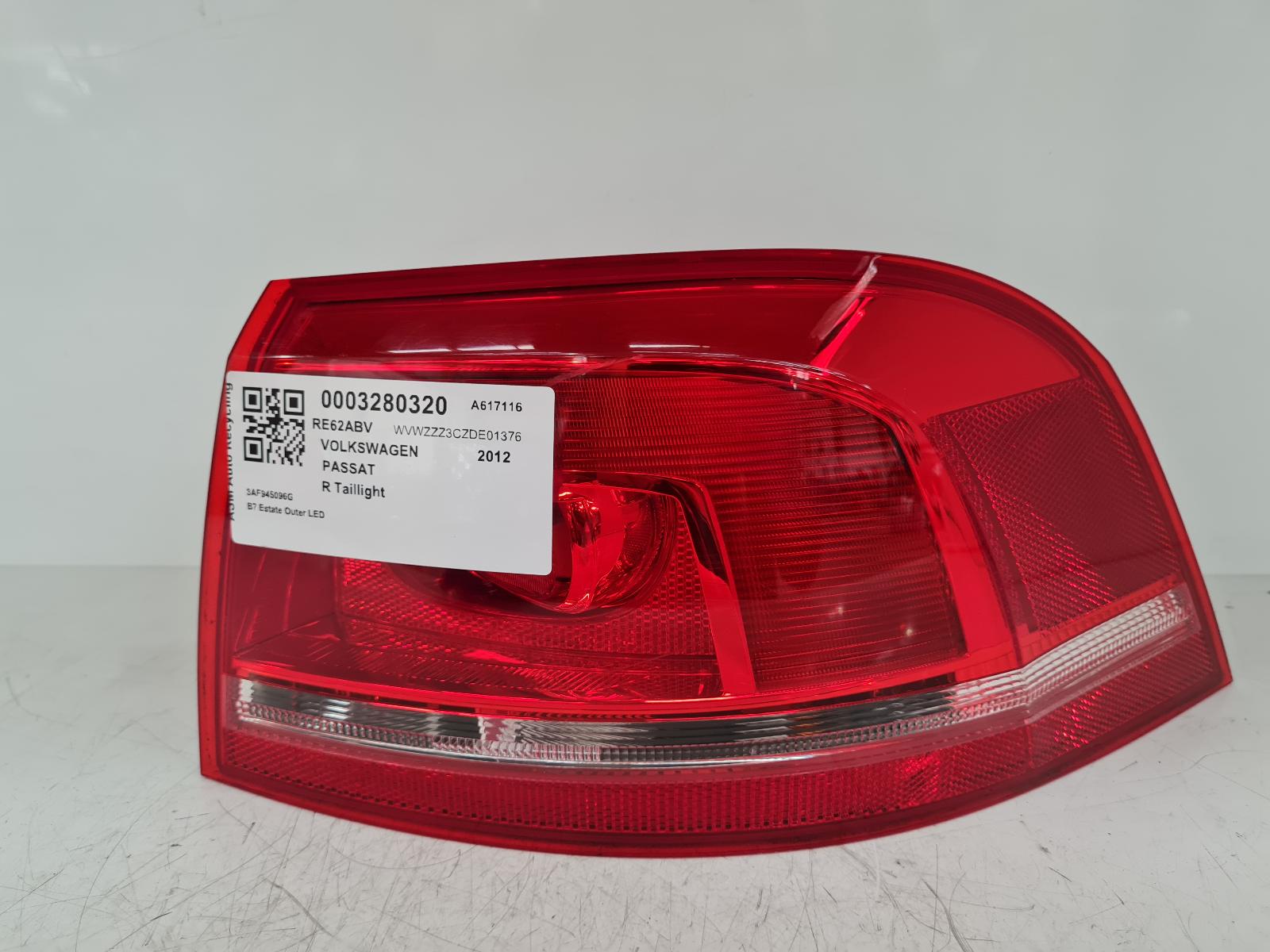 View Auto part R Taillight Volkswagen Passat 2012