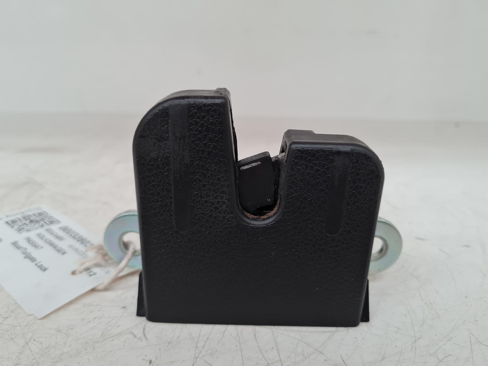 View Auto part Bootlid/Tailgate Lock Volkswagen Passat 2012