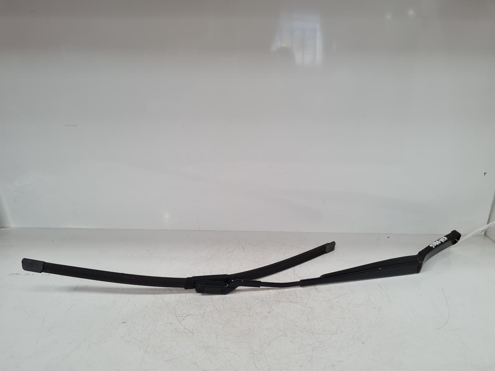 View Auto part Wiper Arm Volkswagen Passat 2012